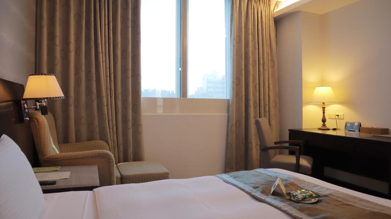 โฮฟง บิสซิเนส สเตย์ Hotel เฟิงหยวน ภายนอก รูปภาพ